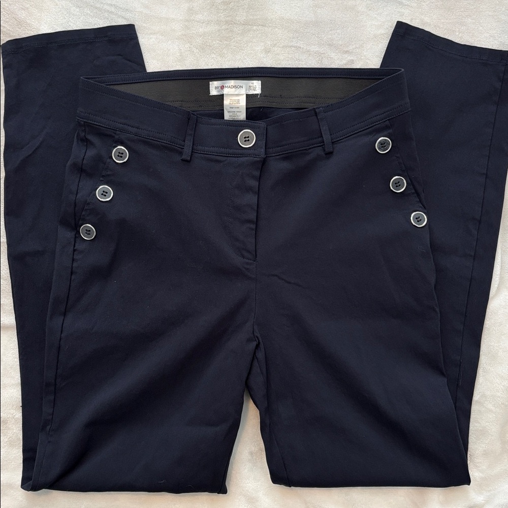 89th & Madison Dark Blue Slim Fit Pants with Front Accent Buttons. Size 10